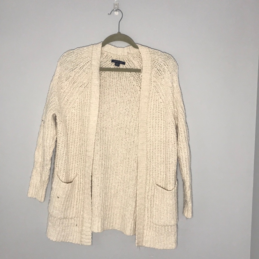 American Eagle cream long sleeve knitted cardigan